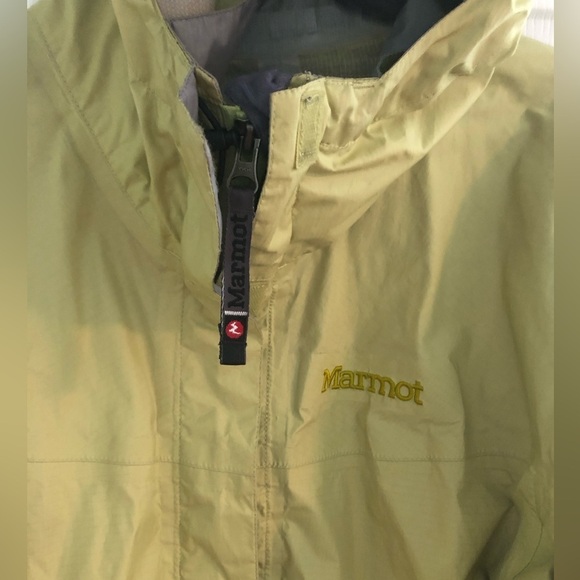MARMOT lightweight lime kiwi PRECIP Jacket medium - Picture 10 of 16